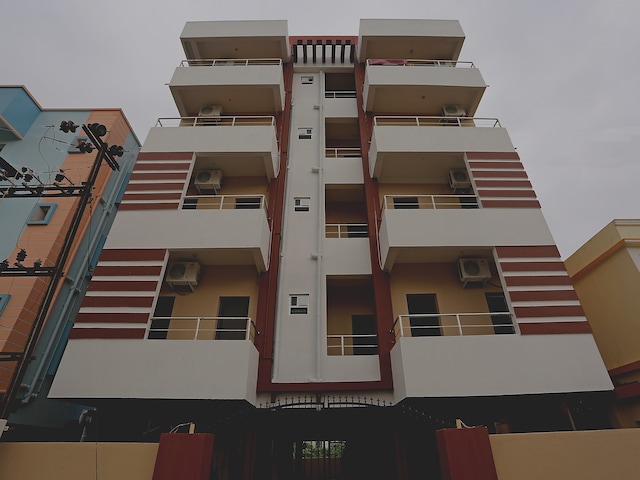 Super OYO 17276 The Maple Tree Hotels