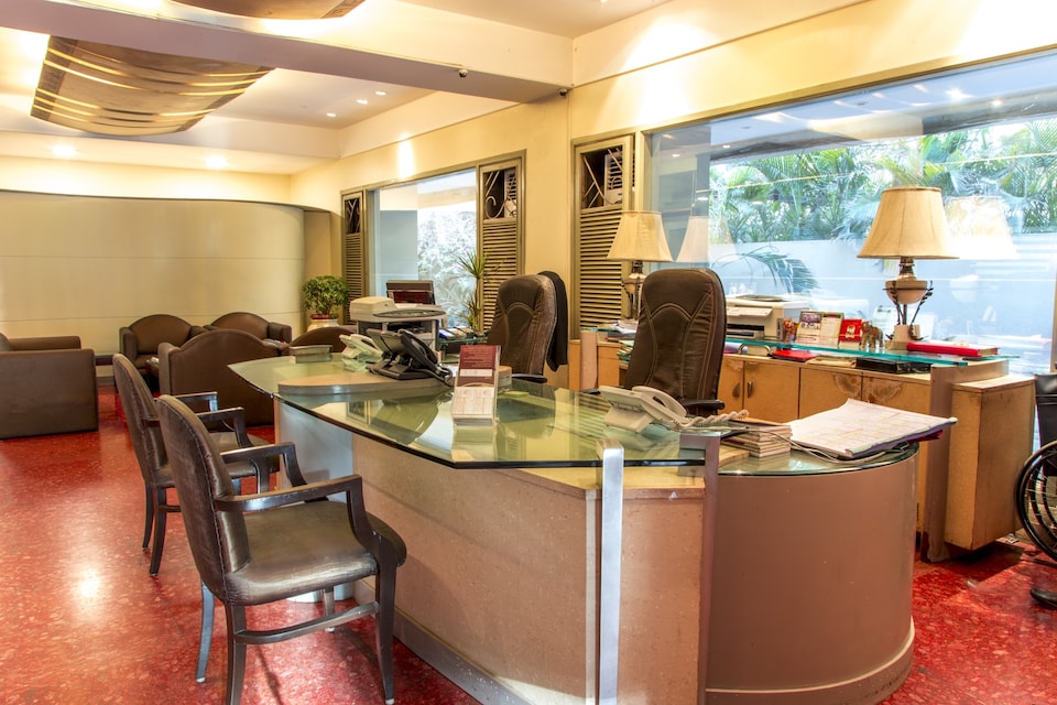 OYO 537 Hotel Royal Garden, Juhu, Mumbai