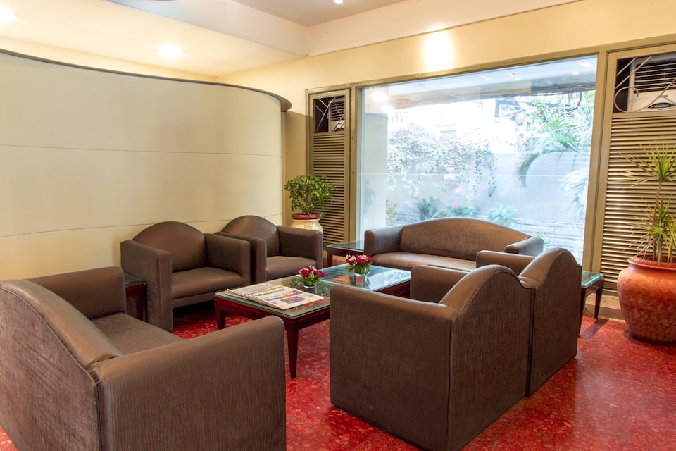 OYO 537 Hotel Royal Garden, Juhu, Mumbai