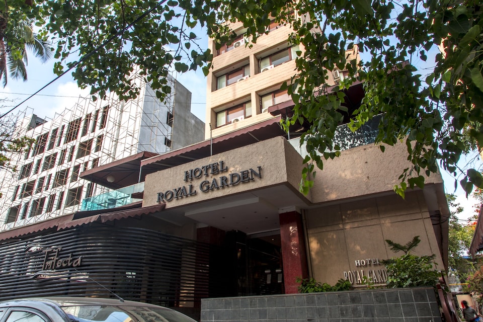 OYO 537 Hotel Royal Garden, Juhu, Mumbai