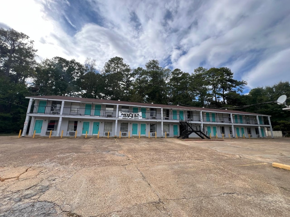The Grand motel Inn and Suite Louisville, Louisville, M, Louisville, MS