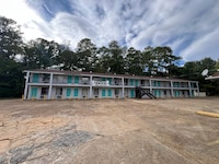 The Grand motel Inn and Suite Louisville