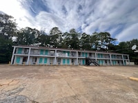 The Grand motel Inn and Suite Louisville