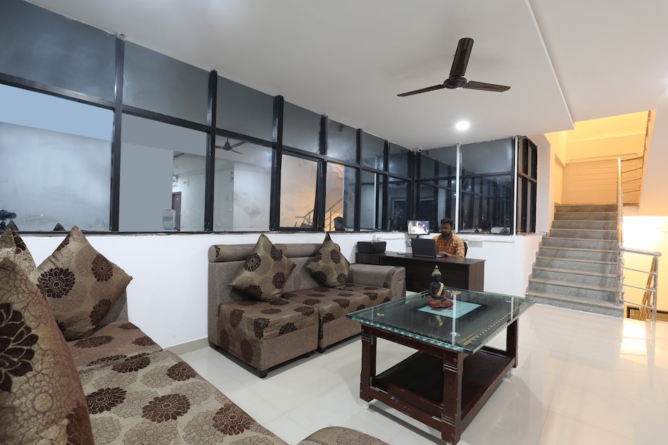 live on HYD735, Madhapur, Hyderabad