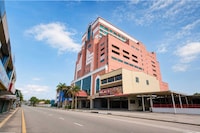 Dancenter Kota Tinggi Mayres Hotel