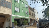 Hotel O premium Delite Greenfield