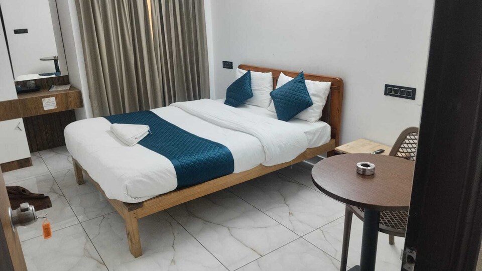Townhouse Thanisandra Bangalore Formerly Achates, Manyata Bangalore, Bangalore