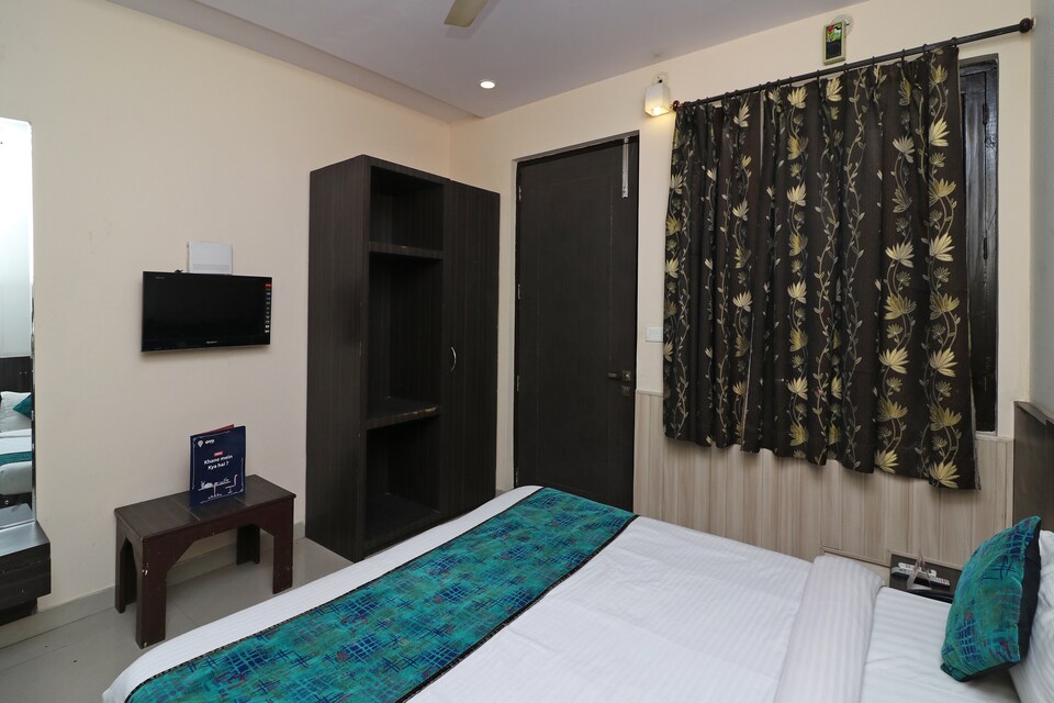 OYO 2839 Hotel Ganga Palace, SBI Chauraha Mathura, Mathura