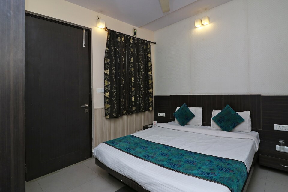 OYO 2839 Hotel Ganga Palace, SBI Chauraha Mathura, Mathura