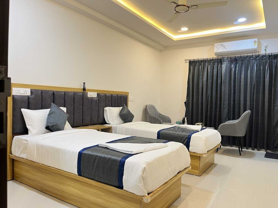 Hotel O Vamshi Elite, Kondapur, Hyderabad