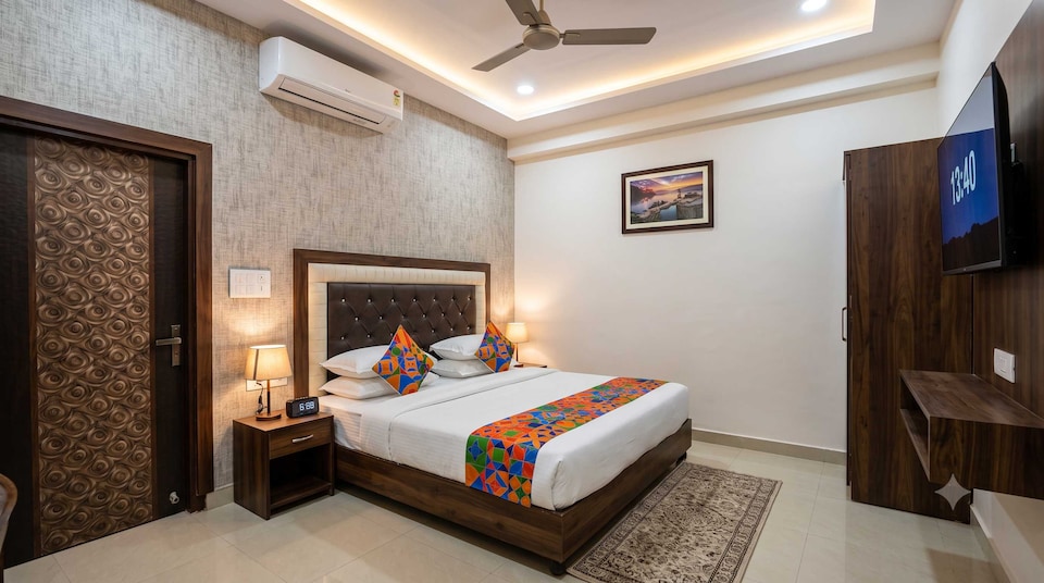 Hotel O Golden S, Indirapuram Ghaziabad, Ghaziabad
