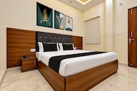 Hotel O White Town 