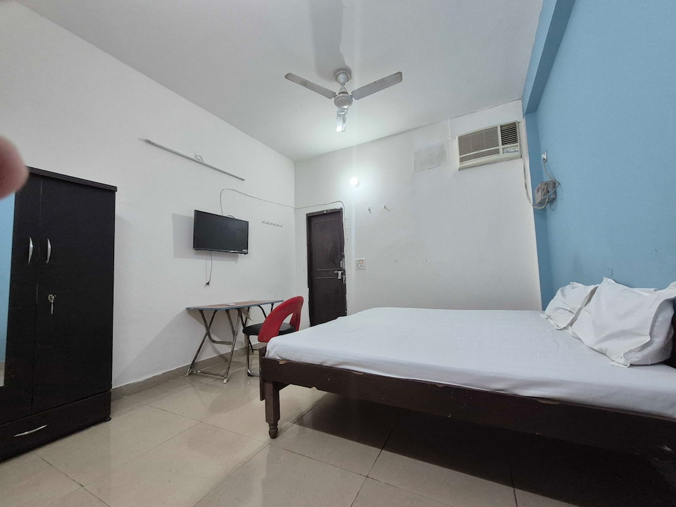 Hotel O Small town guest house, Faridabad, Faridabad