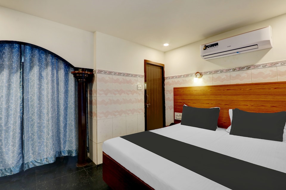 Super Collection O M G Road, M G Road Trivandrum, Trivandrum