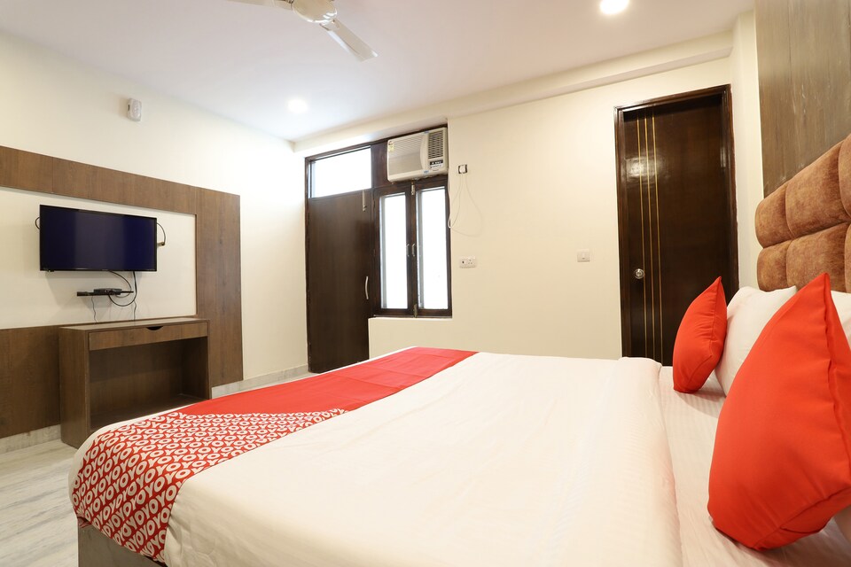 Flagship 17348 Swami Shraddhanand College, North Delhi, Delhi