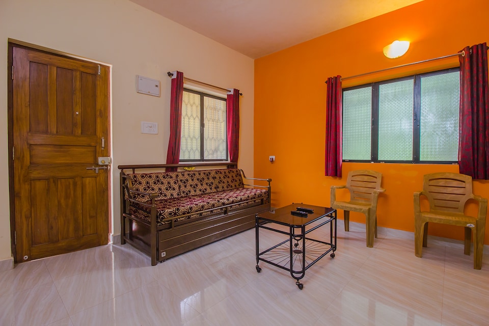 OYO 17370 Home Colorful 1BHK Calangute Beach, Calangute Goa, Goa