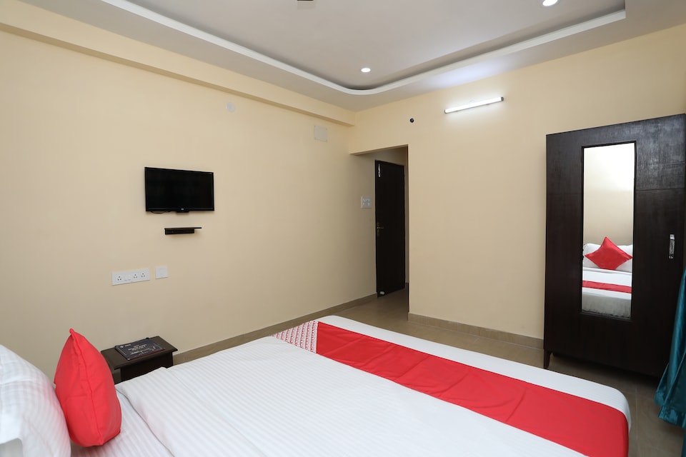 Collection O Amishat Residency Near Rdb Cinemas, Rajarhat Kolkata, Kolkata