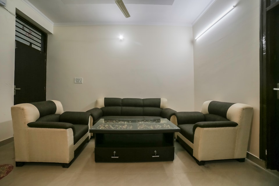 OYO Home 17383 Elegant 3BHK, Mansarovar, Jaipur