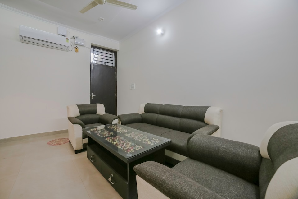 OYO Home 17383 Elegant 3BHK, Mansarovar, Jaipur