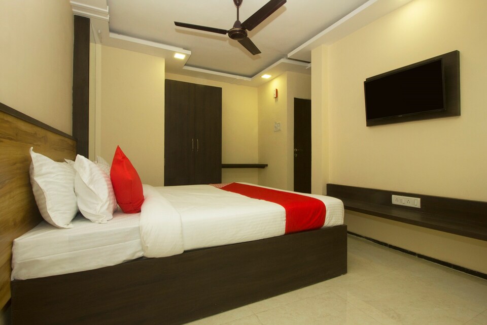 OYO 17393 होटेल एलीट प्लाजा, Mumbai Airoli-Vashi, मुंबई