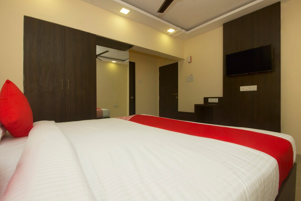 OYO 17393 होटेल एलीट प्लाजा, Mumbai Airoli-Vashi, मुंबई
