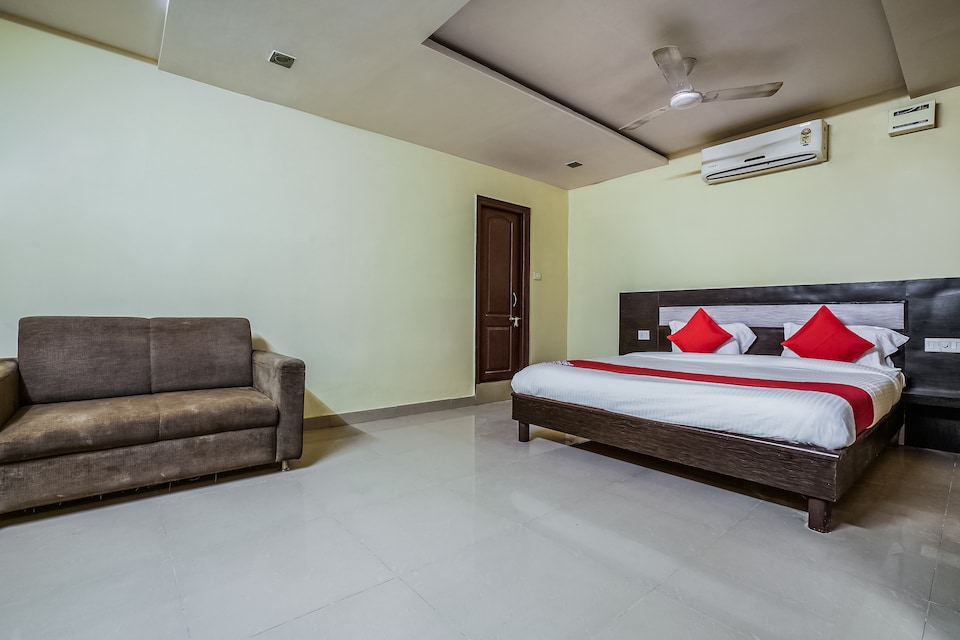 OYO Bommarillu Near Nexus Hyderabad, Kukatpally, Hyderabad