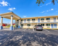 Travelers Inn Topeka Boulevard I-470
