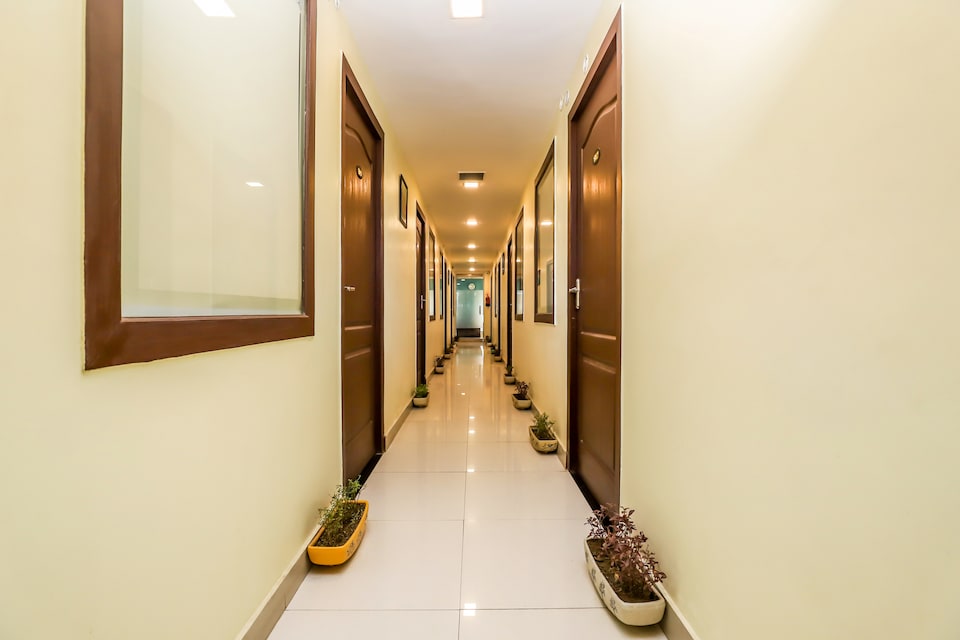 OYO 17404 Lata Arcade Inn, Civil Lines Bareilly, Bareilly