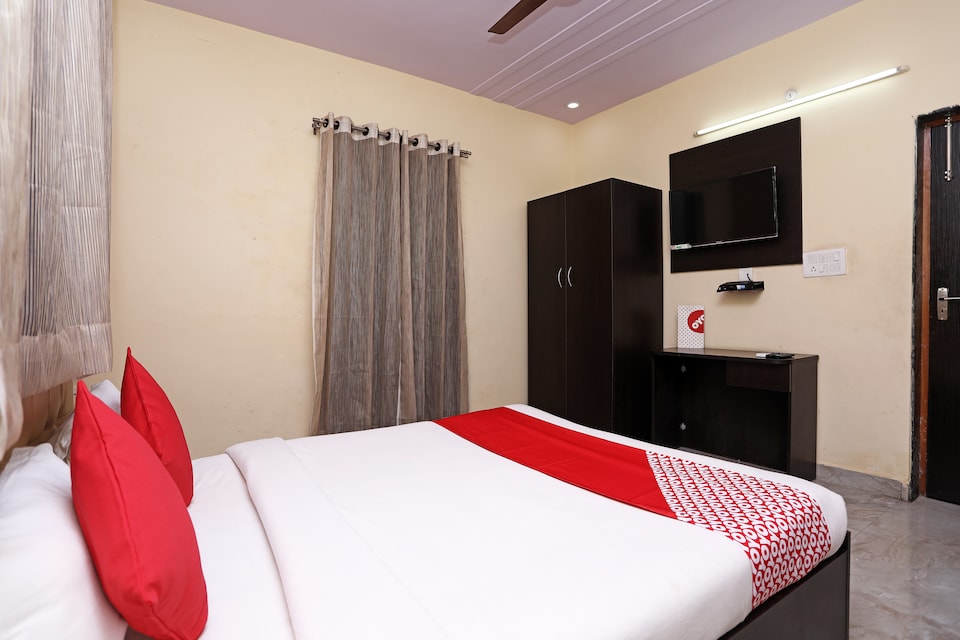 OYO 17408 Scindia Resorts And Hotels, Banke Bihari Mandir Vrindavan, Vrindavan