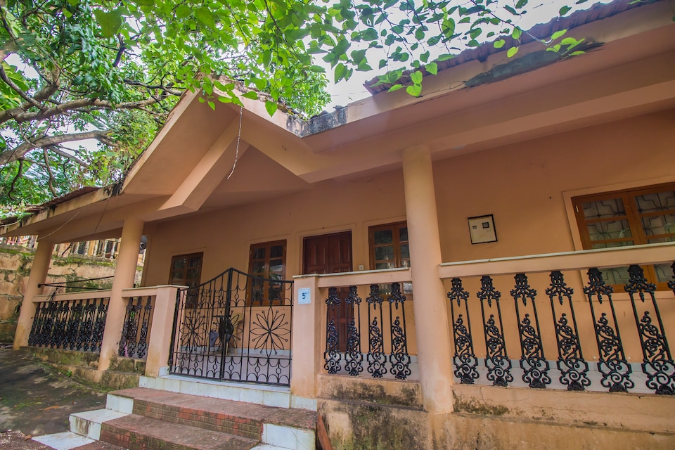 OYO Home 17426 Beachside Villa 3BHK, Vagator Goa, Goa