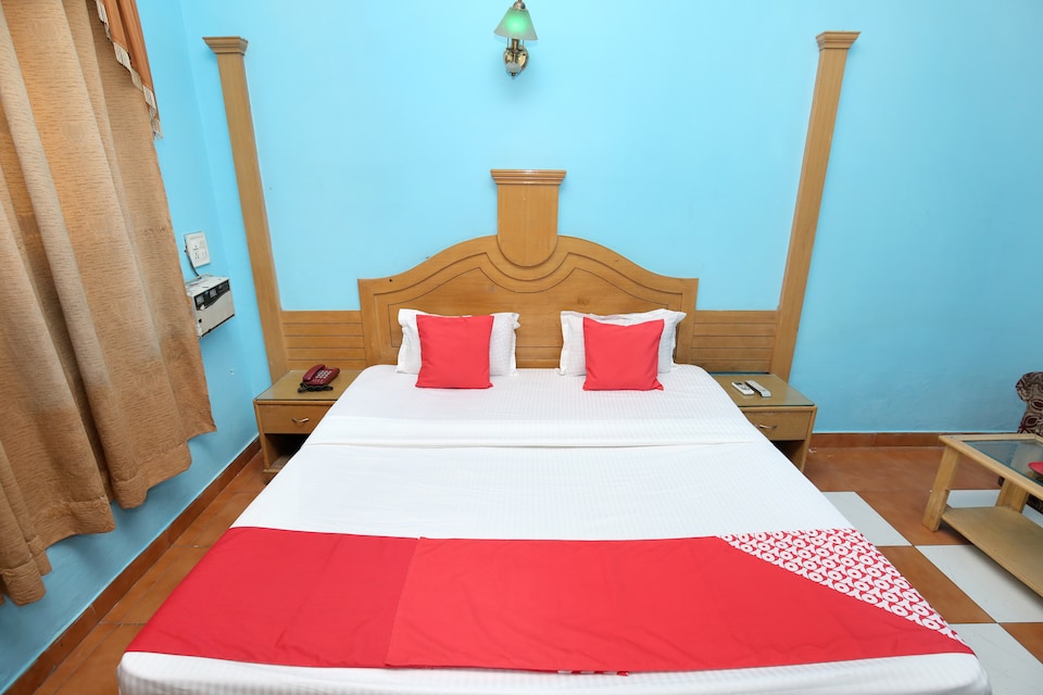 OYO Gulshah Hotel, Sodal Mandir Jalandhar, Jalandhar