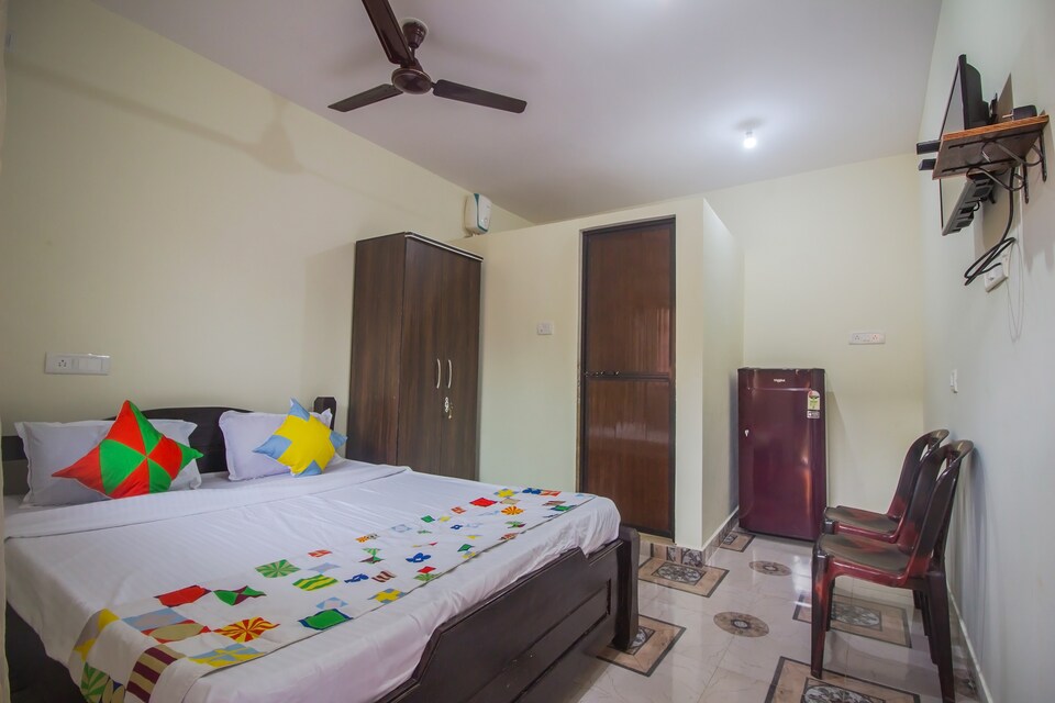 OYO 17431 Home Beach Side Studio Calangute, Calangute Goa, Goa