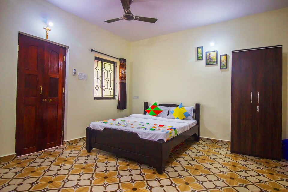 OYO 17432 Home Beach Side Studio Calangute, Calangute Goa, Goa