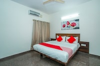 OYO Top Ten Suites Near Orion Mall