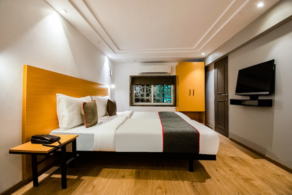 OYO Townhouse 334 Cuffe Parade, Mumbai CST-Churchgate-Colaba, Mumbai