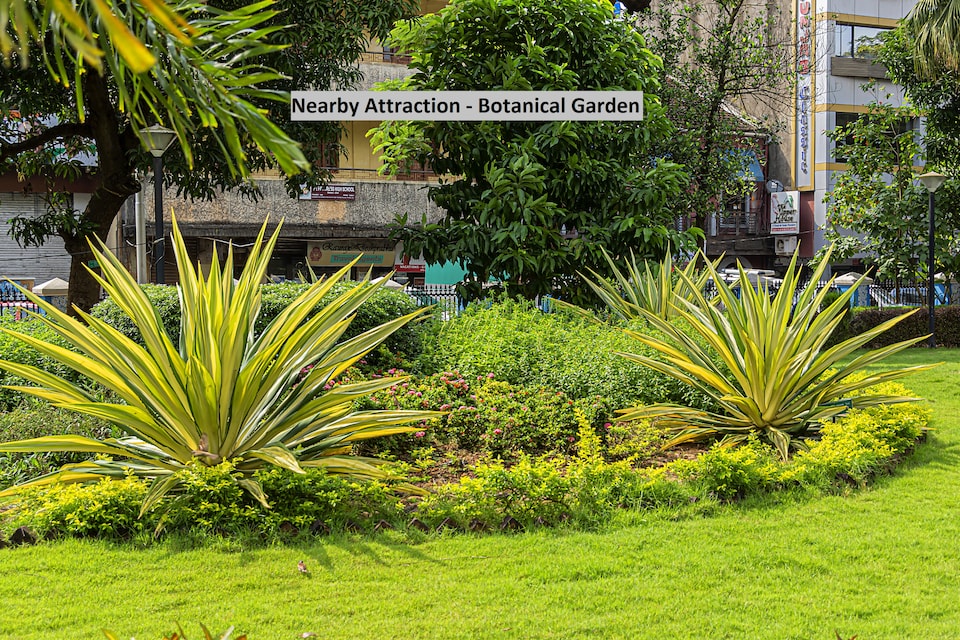 OYO 18254 Glorious Stayz, Noida Expressway SEZ, Noida