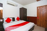 OYO Hotel Paras