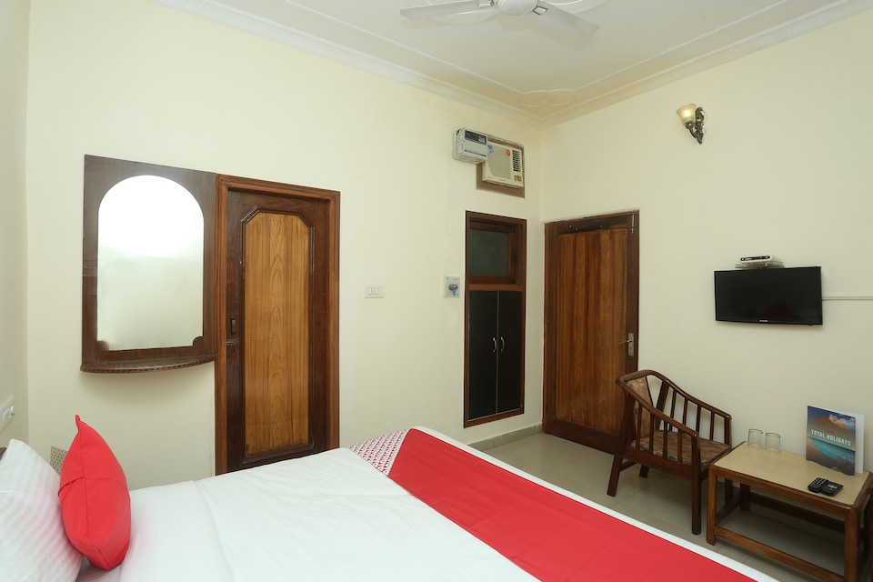 OYO 18273 Hotel Basera, Har Ki Pauri Haridwar, Haridwar