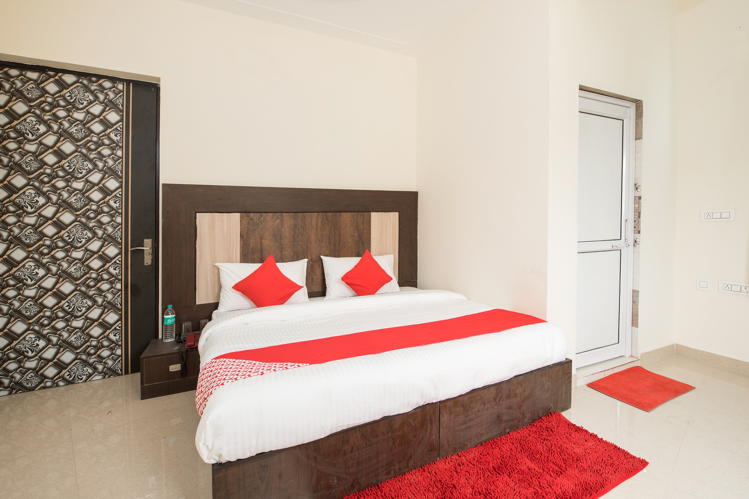 Hotels Delhi Starting  440                                          883 Delhi Hotels