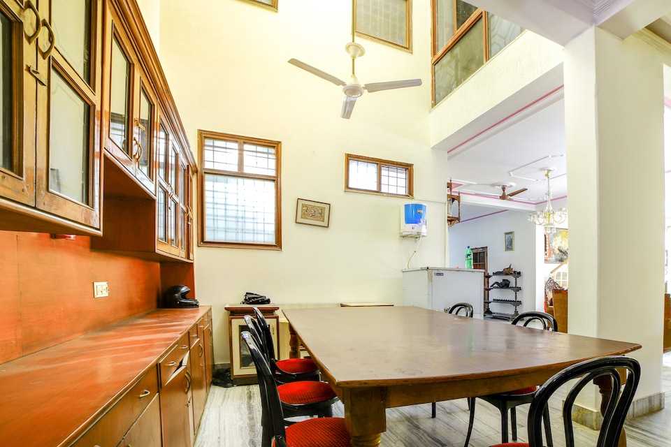 Capital O 18285 Heritage House, Civil Lines - High Court, Prayagraj