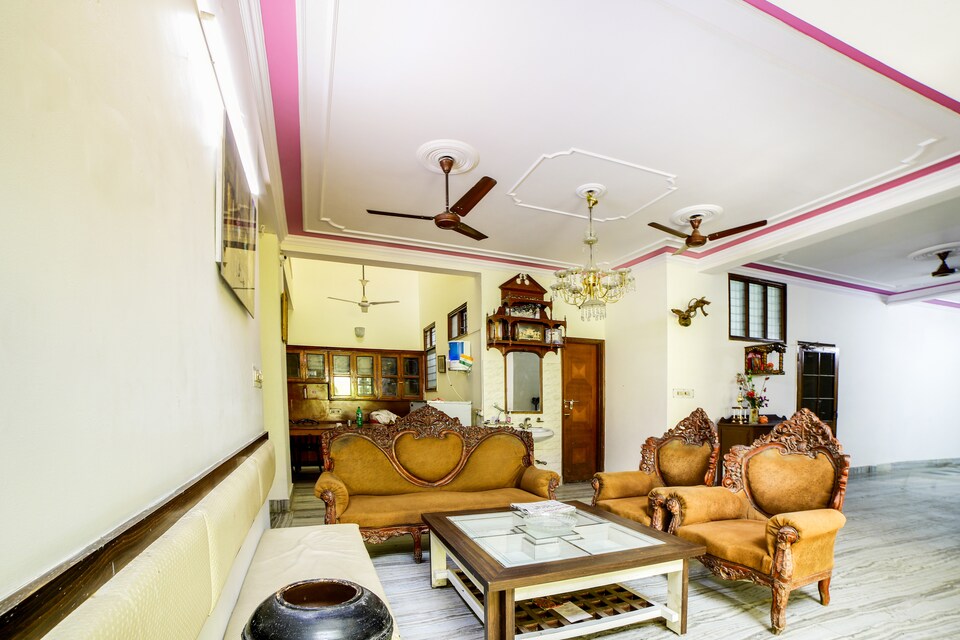 Capital O 18285 Heritage House, Civil Lines - High Court, Prayagraj