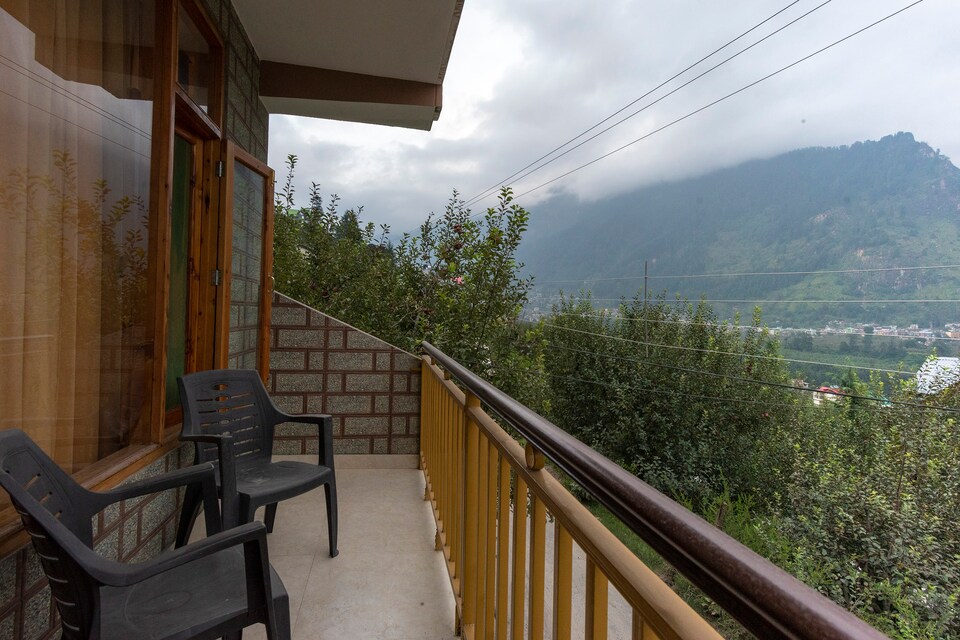 OYO Home 18297 Hillock View Stay, Kanyal Road, Manali