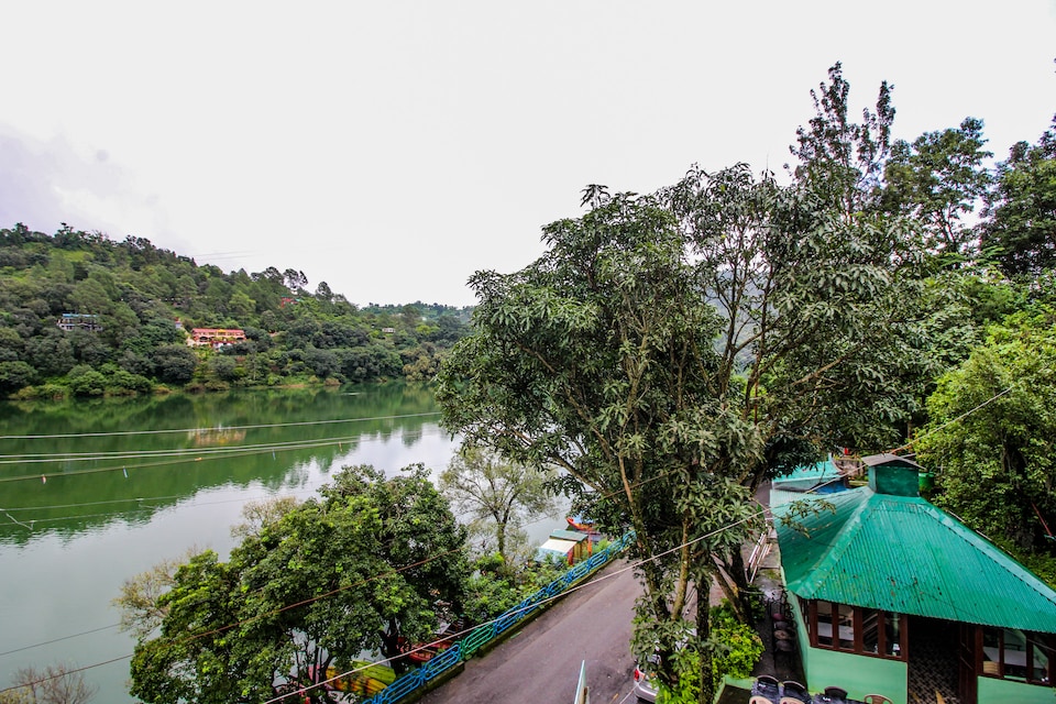 ओयो होम 18299 लेक व्यू स्टे, Naukuchiatal Nainital, नैनीताल