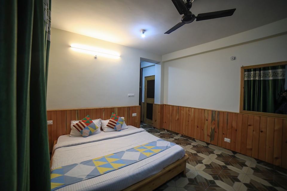 OYO Home 18311 Premium Stay, Naggar Road, Manali