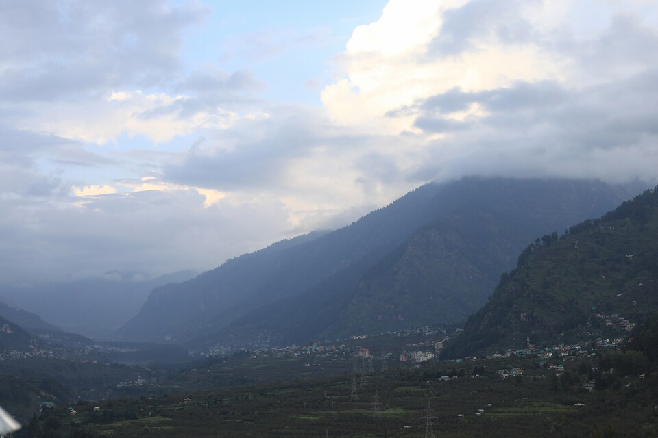 OYO Home 18311 Premium Stay, Naggar Road, Manali