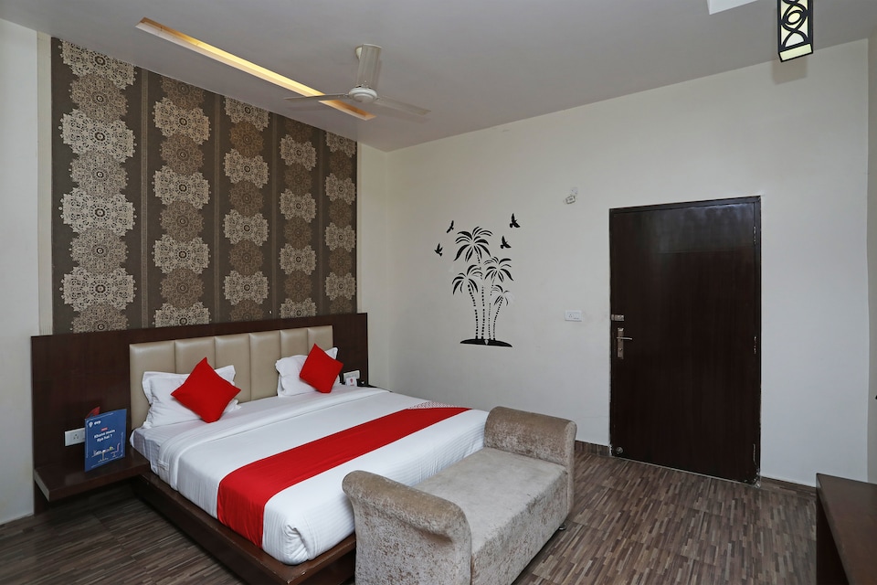 Capital O 2855 Hotel Sanskriti Greens, ISBT Kashipur, Kashipur
