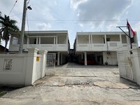 Hotel O near Living World Pekanbaru formerly Linda House