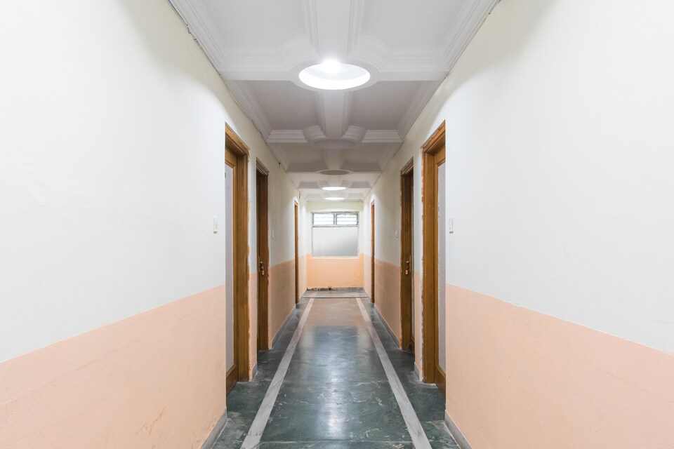 OYO 18333 Hotel The Awesome, Rau, Indore