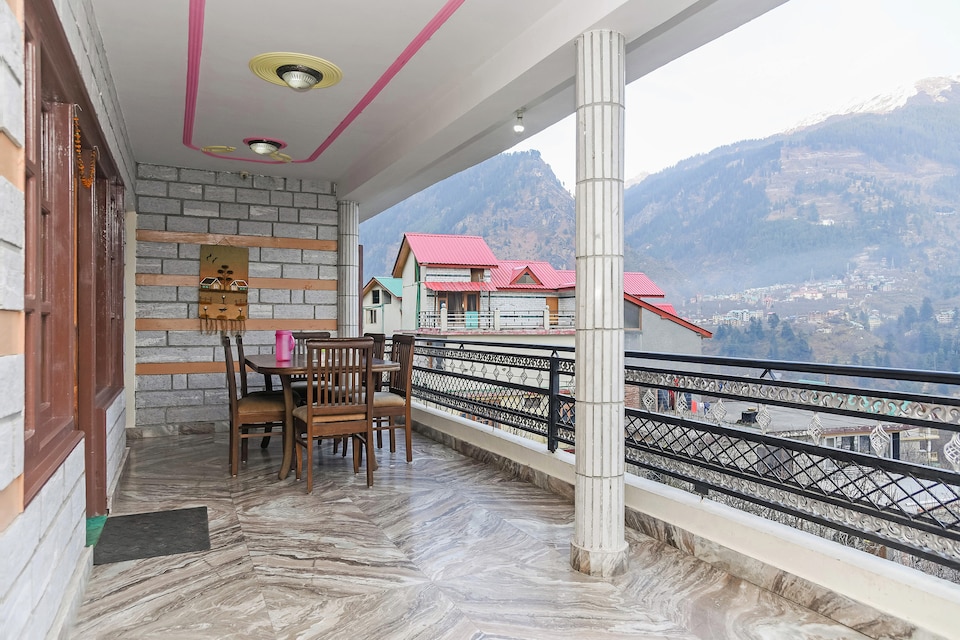 OYO 18337 Dishant Cottage, Kanyal Road, Manali