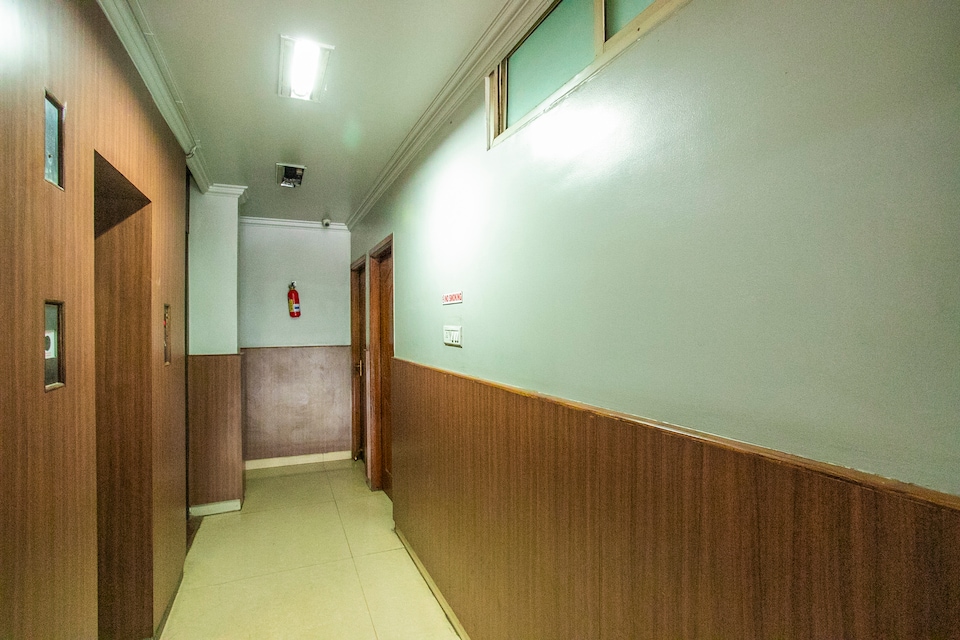 Hotel O White Fort Near Lalbagh Botanical Garden, Basvanagudi Bangalore, Bangalore